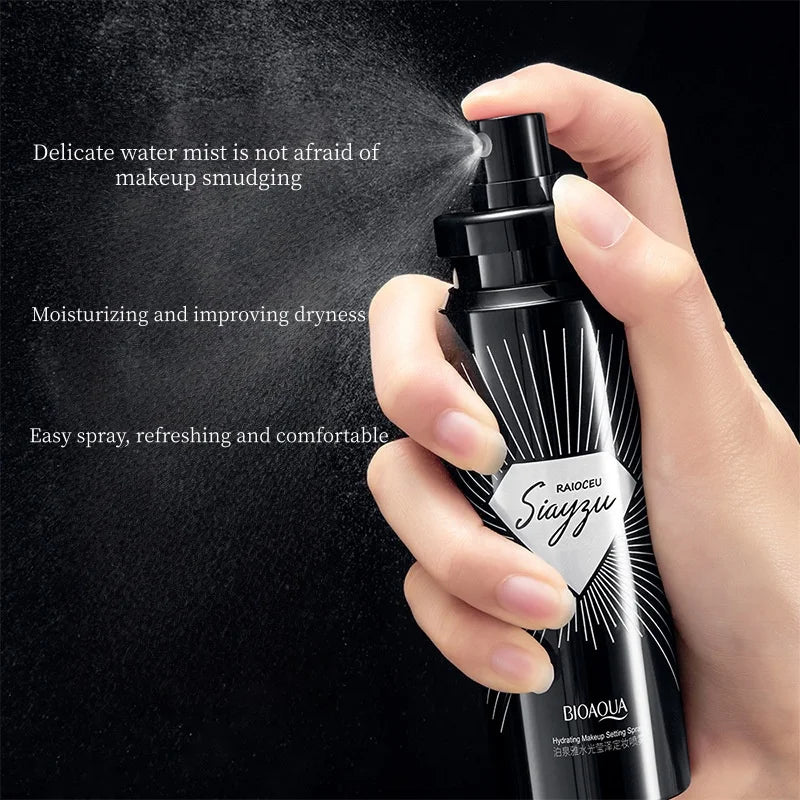 100ml Soft Matte Setting Spray, the Fine Mist Is as Light as Smoke, Hydrating and Moisturizing, Does Not Stick to Powder, Does Not Cause Powder to Cake, Keeps Your Makeup Hydrated and Smooth, Giving You a Dewy Makeup Look Sui Vue