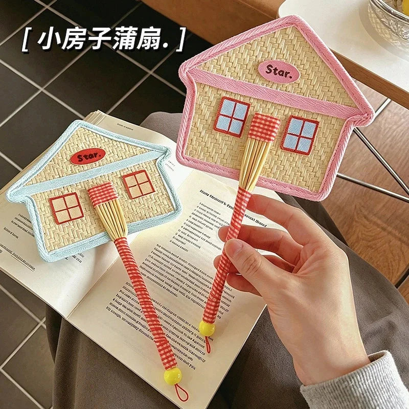 Portable Woven Palm Fan Cute Little House Handheld Summer Photo Prop Home Display Table Decor For Women Kids Beach Gift Cozy Vue