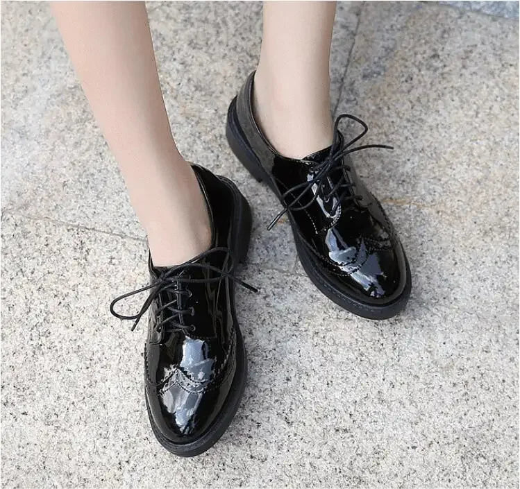 Women's British Oxford Shoes – Low Square Heel Lace-Up Pumps Women's Oxford Pumps Vue