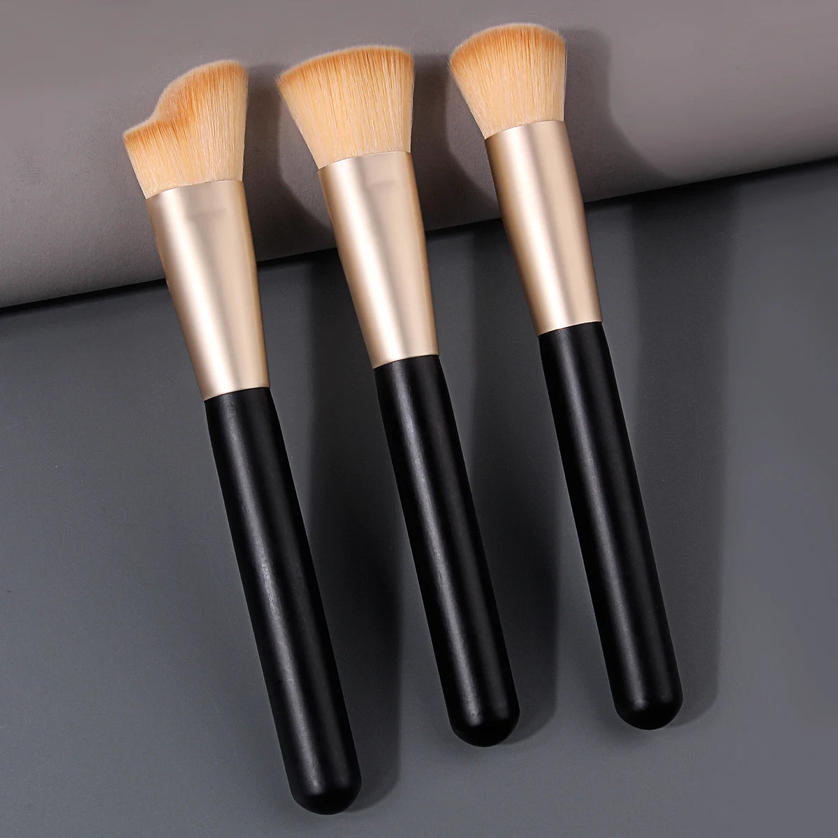 1Pc Single Wave Head Foundation Brush Black Handle Rose Gold Ferrule Dense Soft Synthetic Hair Liquid Cream Foundation Applicato Vue