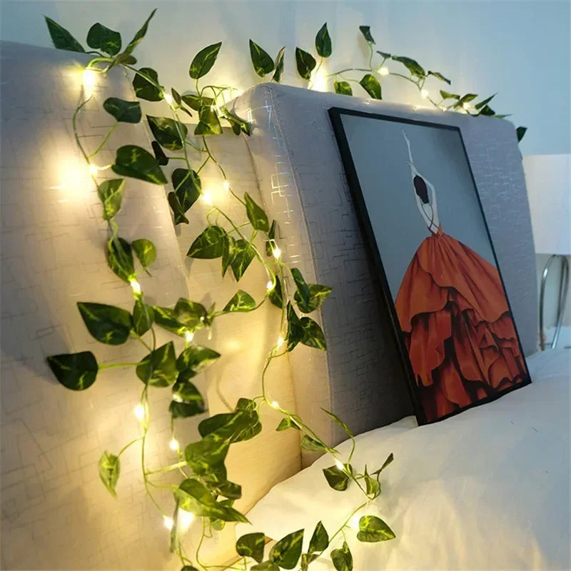 10M Green Leaf String Lights Powered By Artificial Batteries, Christmas Tree Wreath Lights Used for Courtyard Home Decoration Vue