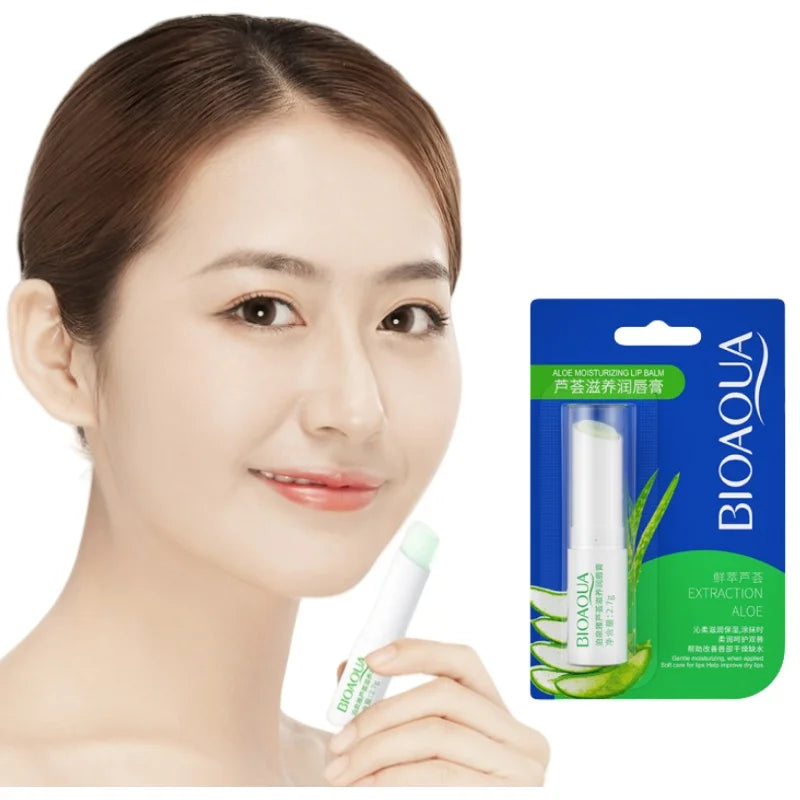 Aloe Vera Nourishing Lip Balm Contains Aloe Vera Skin-Friendly Ingredients, Which Hydrate, Lock in Moisture, and Nourish, Providing a Moisturizing Care for the Lips, Improving Dryness, and Leaving the Lips Feeling More Hydrat Vue