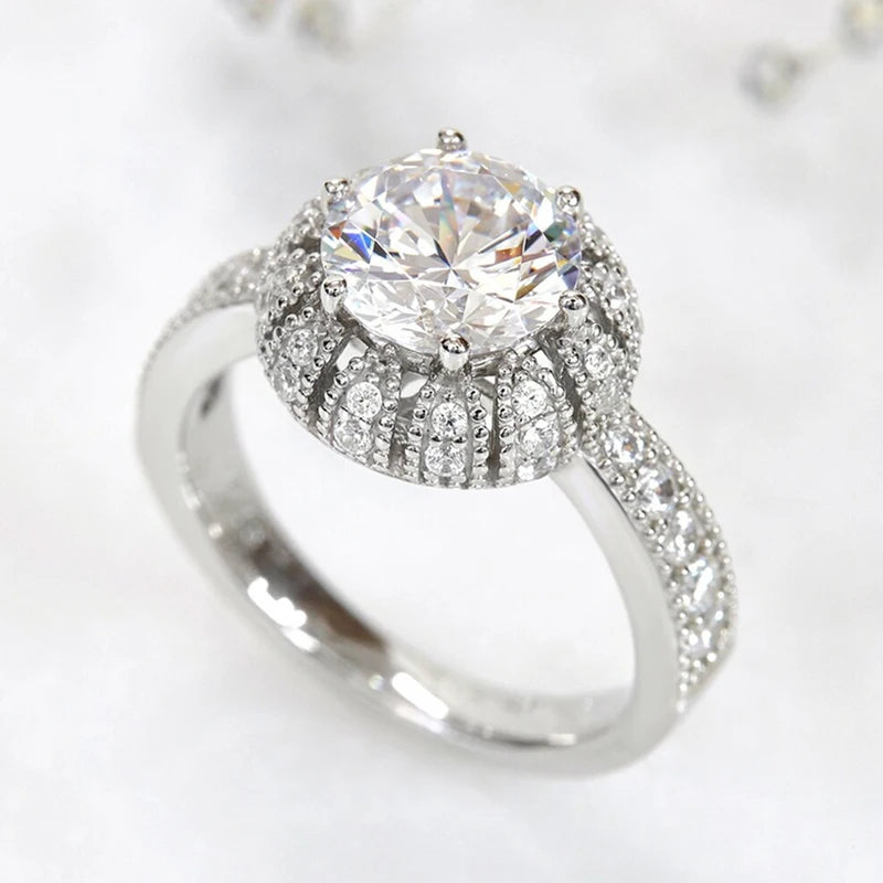 Huitan Cubic Zirconia Wedding Ring for Women | Trendy CZ Band Wedding Band Ring Vue