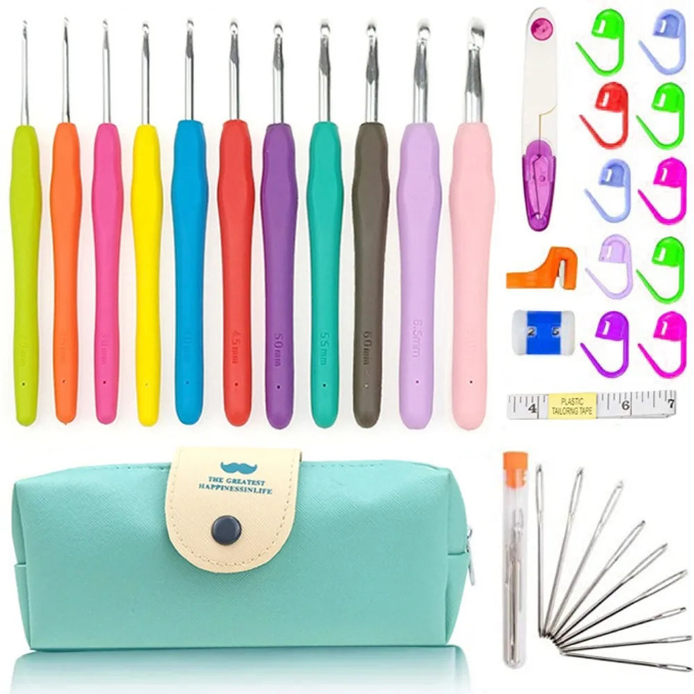 Ergonomic Handles Crochet Hooks Set Soft Handles with Storage Case Crochet Kit 2-8mm Bolded Crochet Needle Kit Crocheters Vue 11Pcs set