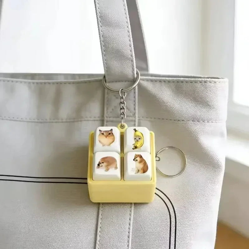 Funny Cat & Dog Meme Sound Keychain – 4-Button Voice Keyring Novelty Sound Keychain Vue