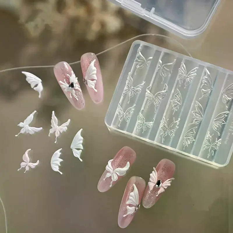 Crystal Nail Mold for Artistic Flower and Butterfly Manicures Ideal for DIY Nail Enthusiasts at Home Vue