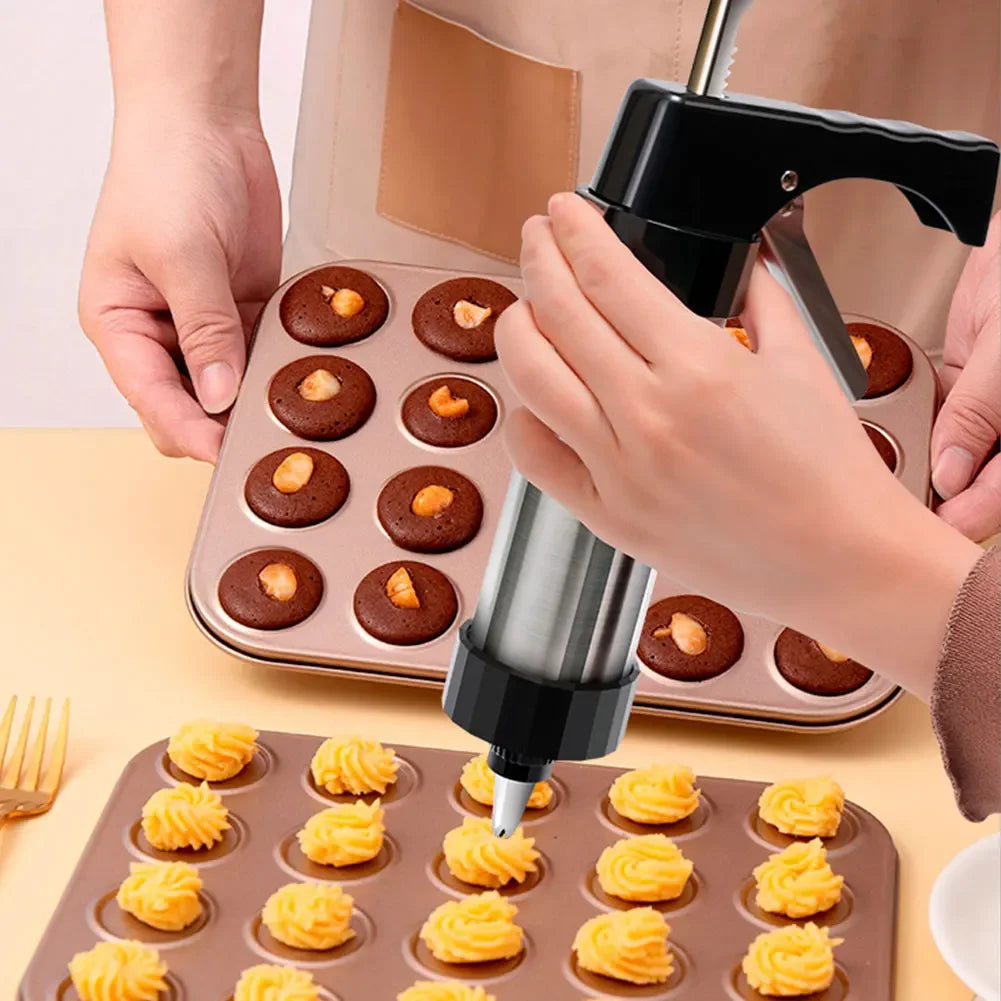 Cookie Press Gun Kit – 13 Discs & 8 Icing Nozzles Cookie Press Kit Vue