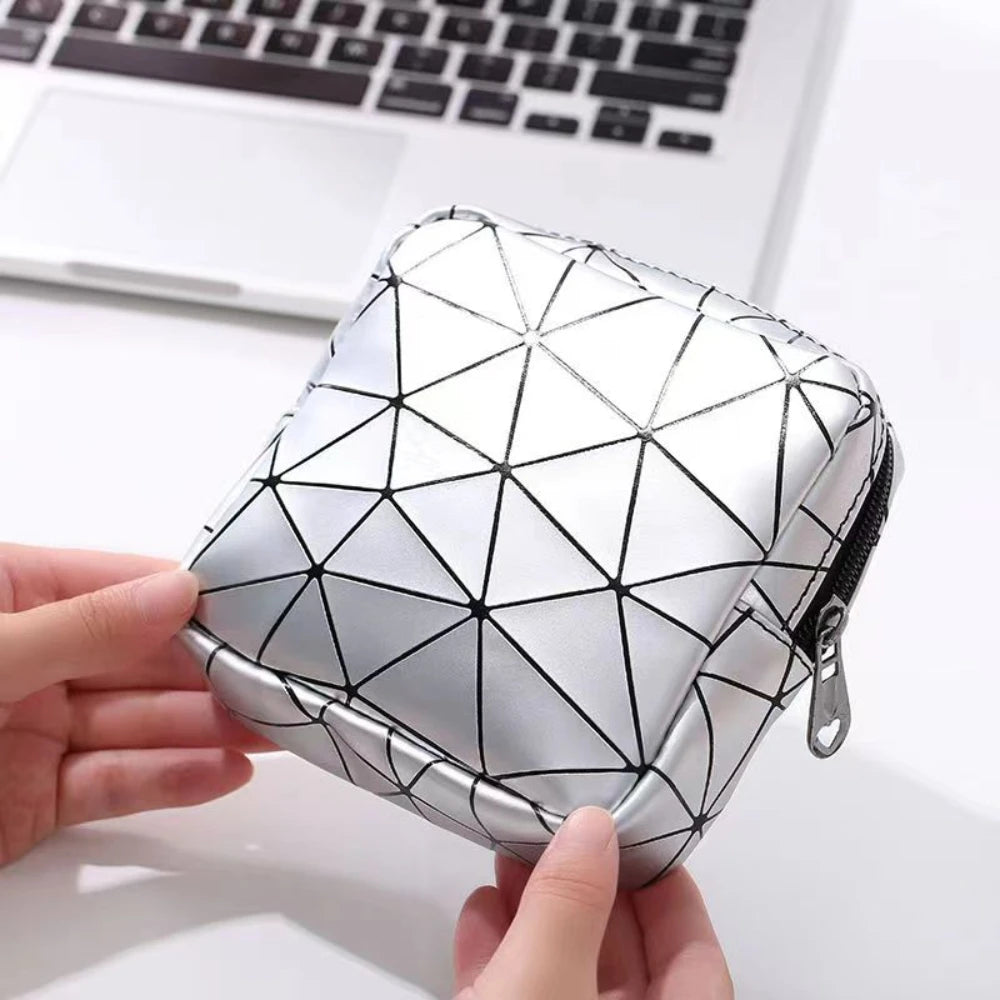 Sanitary Napkin Storage Bag Leather Waterproof Feminine Period Bag with Zipper for Teen Girls Women Small Makeup Pouch Wallet Vue silvery