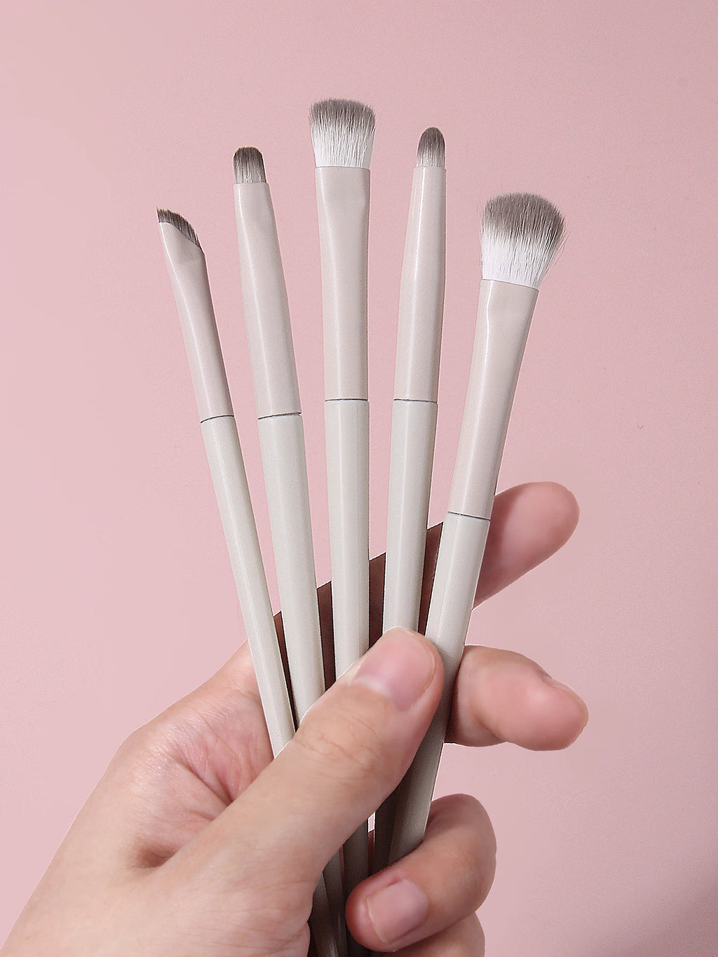 7Pcs Eyeshadow Brush Kit With Cosmetic Sponge Soft Eye Makeup Brushes For Blending Shading Eyebrow Eyeliner Cosmetic Accessories Vue