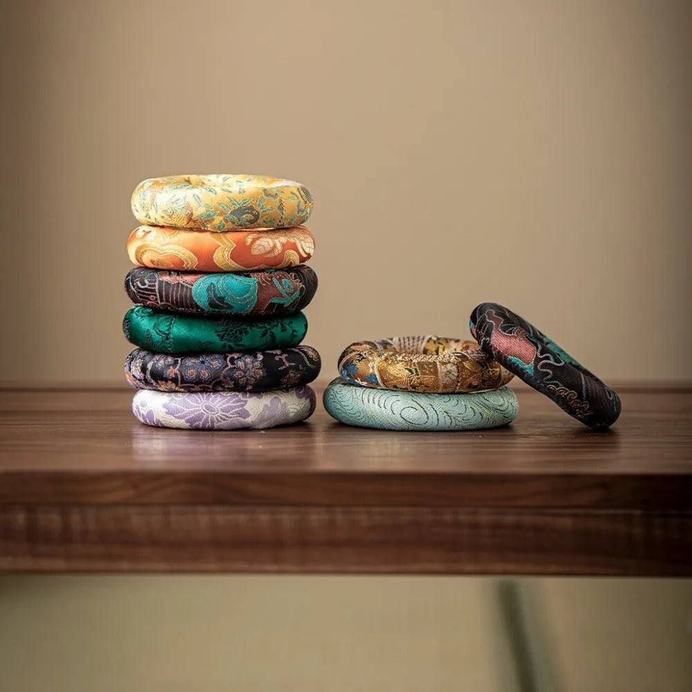 Spiritual Accessory Nepalese Singing Bowl Mat Cloth Non Slip Donut Shape Mat Round Traditional Drink Cup Mat Meditation Vue