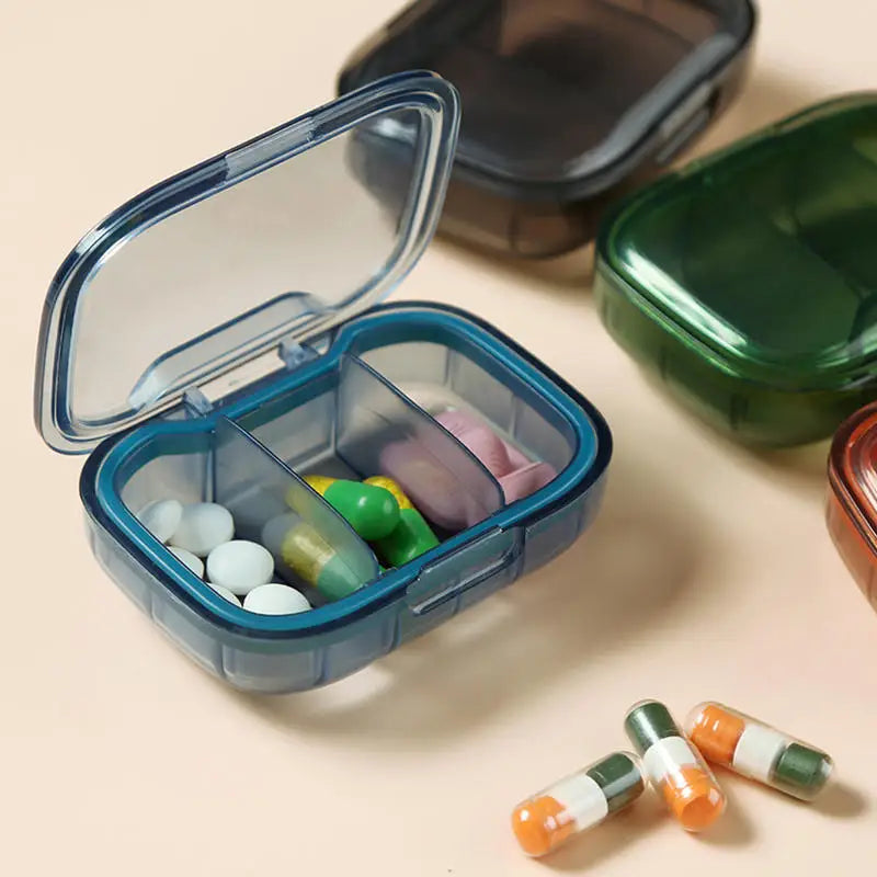 Pills Dispenser Pill Organizer Tablet Pillbox Case Container Portable mini pill case1/2/3Pcs Medicine Pills Box Drug Storage Box Vue