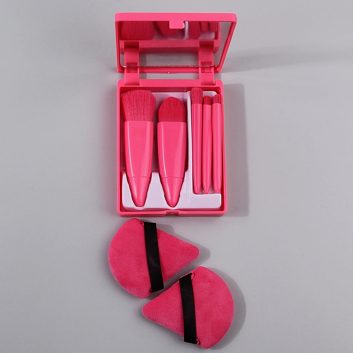 5PCS mini multi-purpose makeup brush set +2PCS triangular powder puff +1PCS portable travel beauty tool with mirror storage box Vue