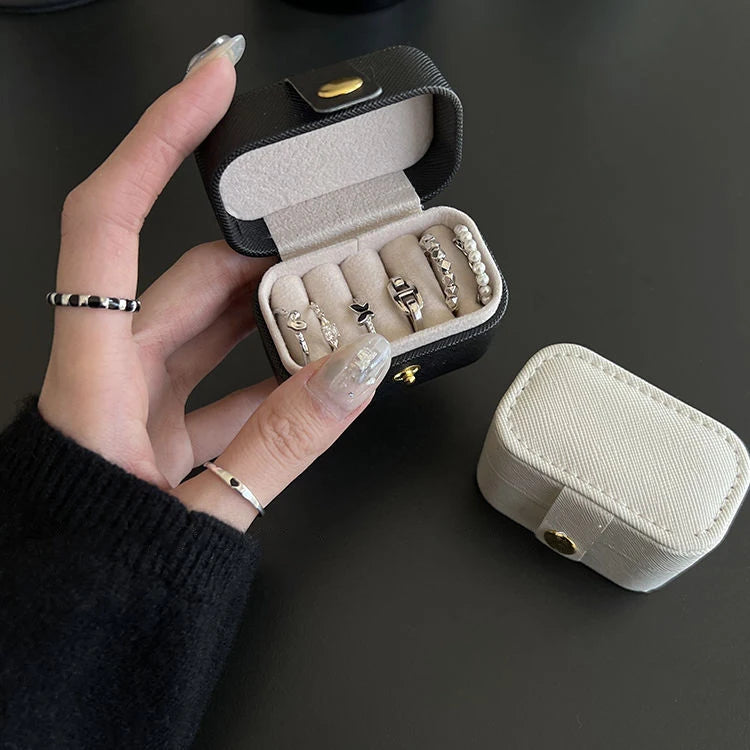 Mini Portable Small Jewelry Storage Bag Travel Simple Leather Ring Necklace Earrings Storage Box Organizer Display Gift Box Vue