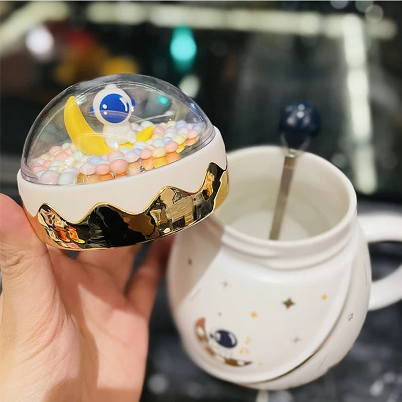 Astronaut Series Ceramic Mug with Lid Spoon Cute Business Gift Box Creative Ceramic Coffee Tea Cup Holiday Birthday Girls Gifts Vue