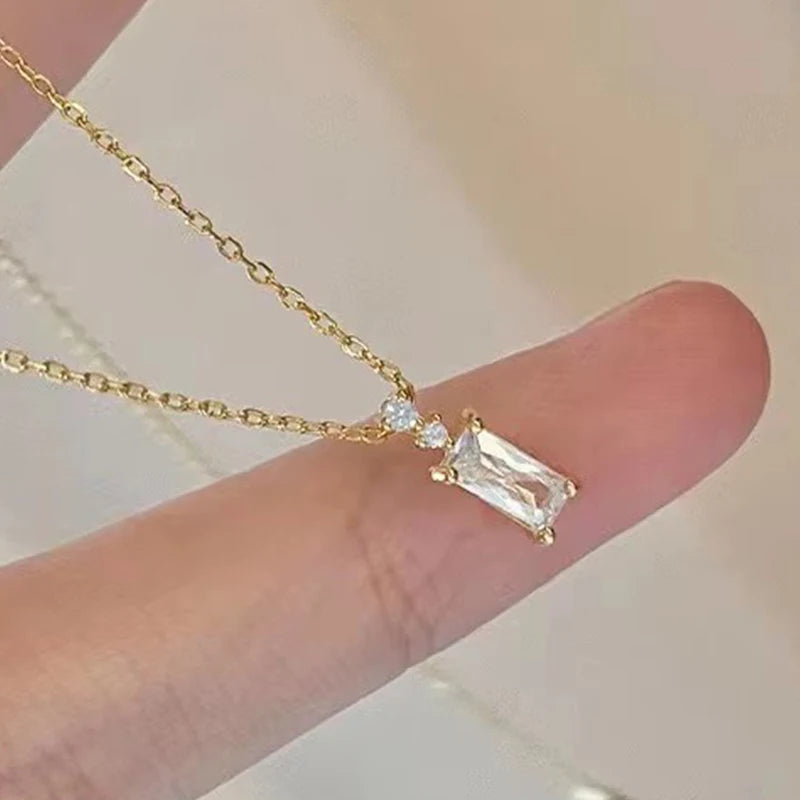 Huitan Cubic Zirconia Minimalist Pendant Necklace for Women Pendant Necklace Vue XL1346 45CM
