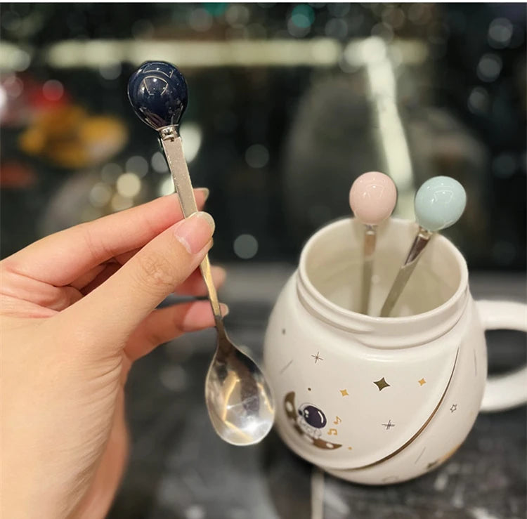 Astronaut Series Ceramic Mug with Lid Spoon Cute Business Gift Box Creative Ceramic Coffee Tea Cup Holiday Birthday Girls Gifts Vue
