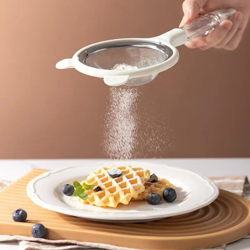 User-friendly Fine Mesh Flour Strainer with Heat Resistant Removable Screen for Kitchen Use Vue