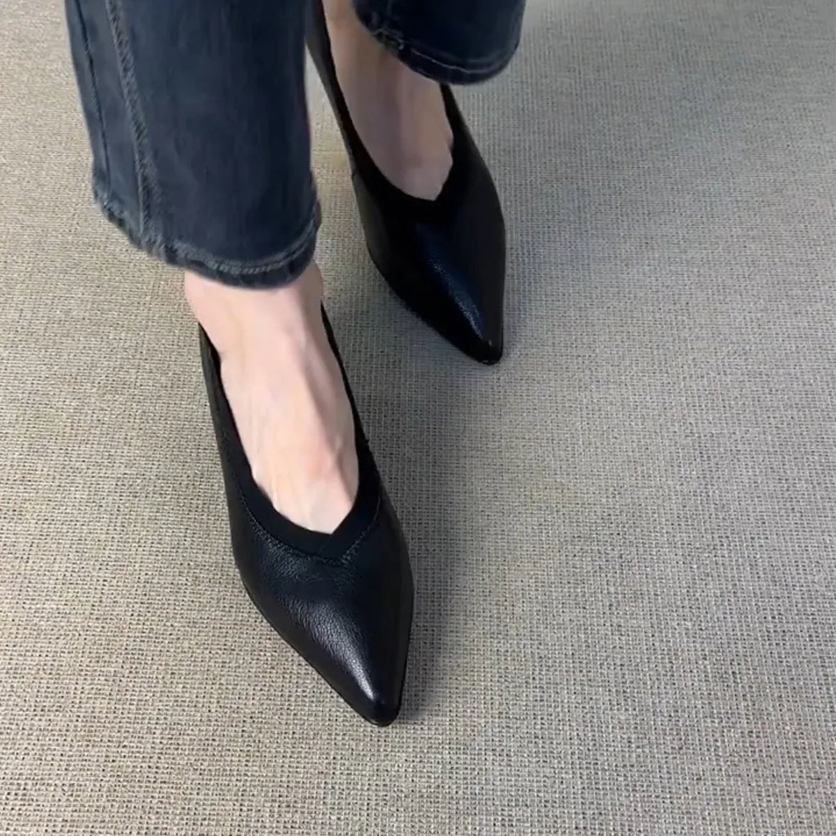 Women's French Retro Pointed Toe Spike Heel Pumps Spike Heel Pumps Vue