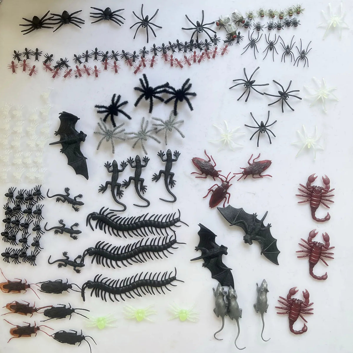 1Pack Halloween Fake Insect Cock Bugs Spider Kids Funny Toys for Halloween Party Fools'Day Decoration Haunted House Scary Props Vue