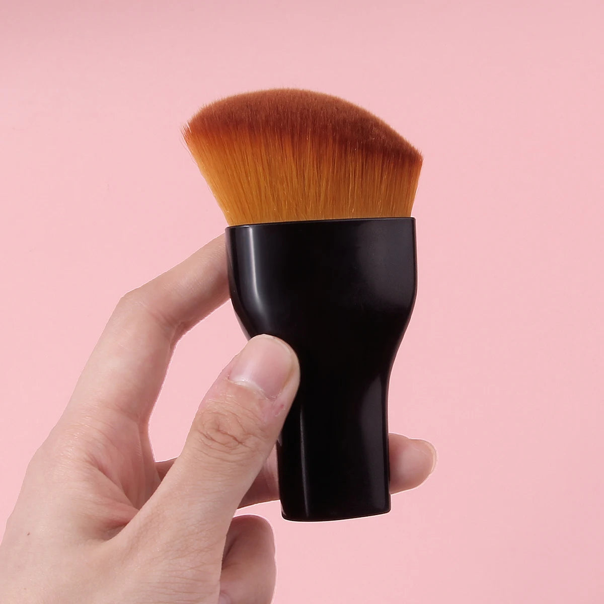 1PC Standable Angled Multifunctional Makeup Brush Black Plastic Handle Foundation Blush Contour Brush Soft Dense Hair for Face Vue
