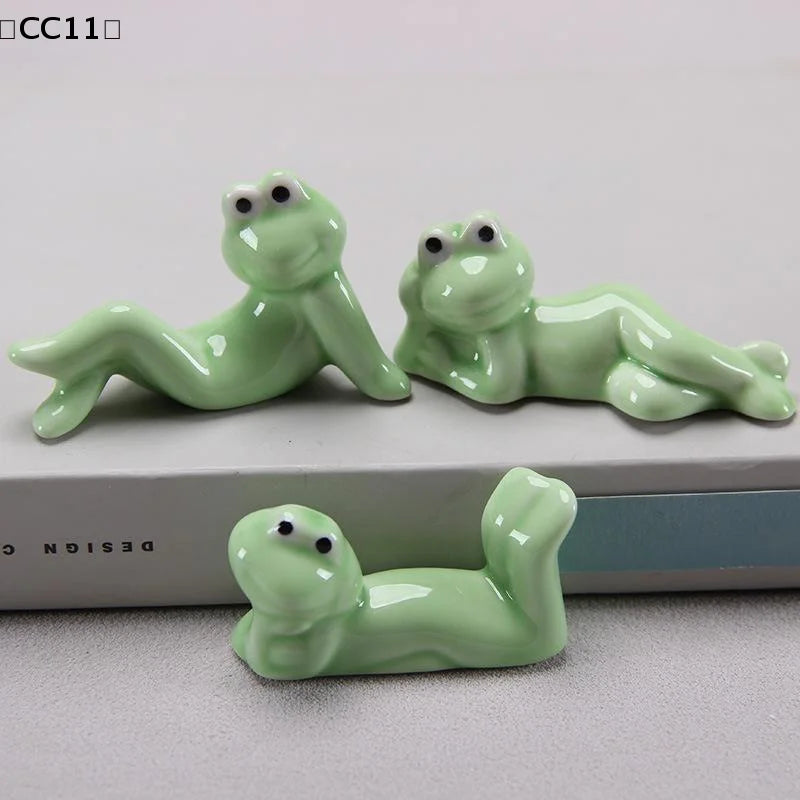 〔CC11〕1Pcs Spoon Fork Rest Tableware Restaurant Utensil Creative Ceramic Funny Frog Chopstick Holder Cutlery Stand Kitchen Tools Vue