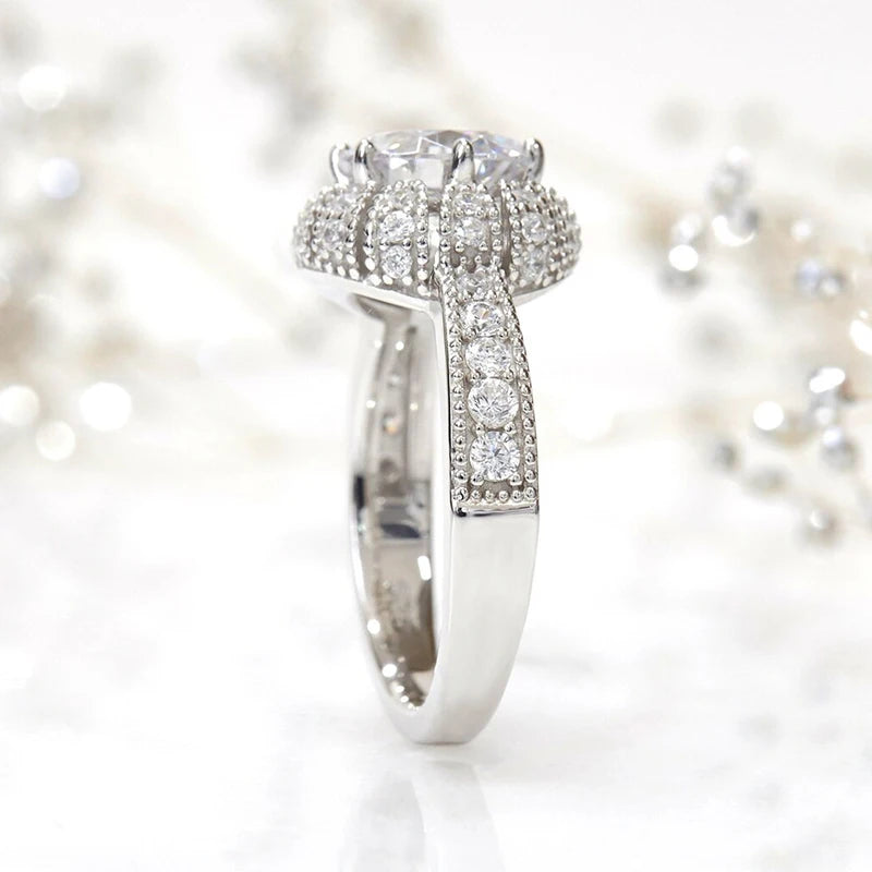 Huitan Cubic Zirconia Wedding Ring for Women | Trendy CZ Band Wedding Band Ring Vue