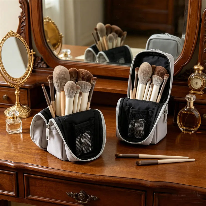 Portable Standing Makeup Brush Case Cosmetic Brush Storage Bag with Elastic Bands & Mesh Pocket Foldable Cosmetic Brush Case Vue