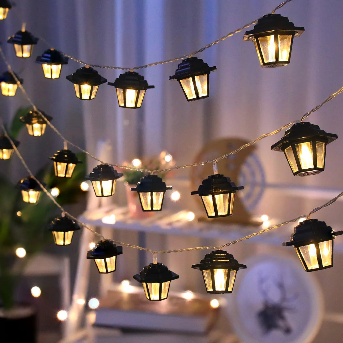 LED Palace String Lights, Retro Design, Battery‑Powered (Batteries Not Included), Perfect for Lawn, Garden, and Party Ambiance Vue