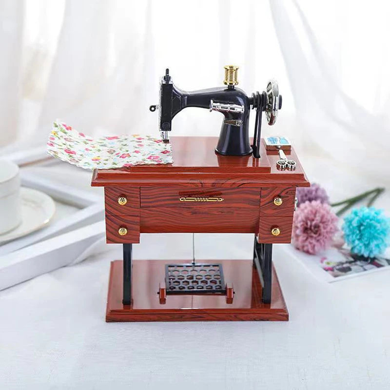 Vintage Mini Sewing Machine Music Box Treadle Sewing Machine Table Desk Ornament Mechanical Clockwork Music Box for Home Decor Vue