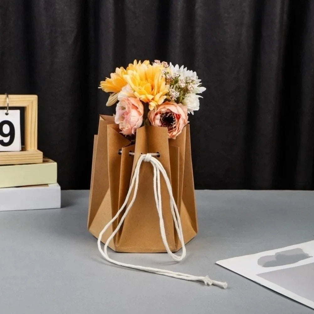 10Pcs Portable Romantic Flower Packaging Box Paper Hand-folded Rose Bouquet Bags Insertion Flower Flower Gift Box DIY Wedding Vue Brown 16 x 17 cm