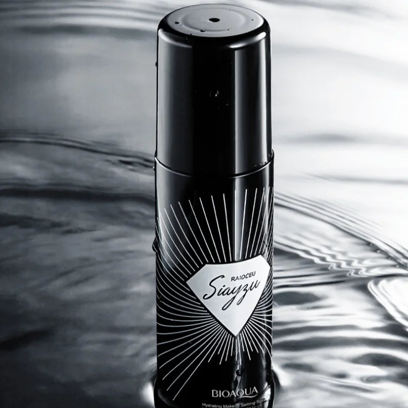 100ml Soft Matte Setting Spray, the Fine Mist Is as Light as Smoke, Hydrating and Moisturizing, Does Not Stick to Powder, Does Not Cause Powder to Cake, Keeps Your Makeup Hydrated and Smooth, Giving You a Dewy Makeup Look Sui Vue
