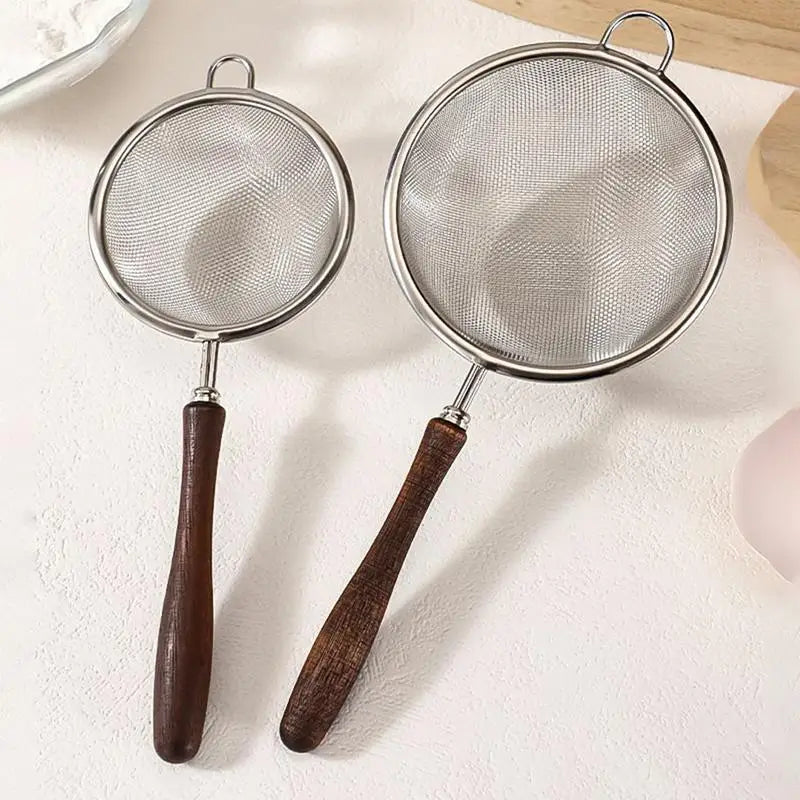 Fine Mesh Strainer Spoon with Walnut Handle | 304 Stainless Steel Fine Mesh Strainer Vue
