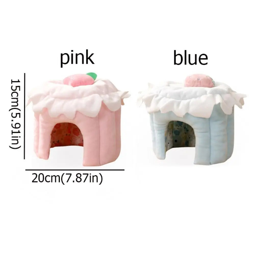 Cake Shape Pet Hideout House Strawberry Design Comfortable Hamster Warm Nest Soft Hamster Shelter House For Autumn Winter Vue