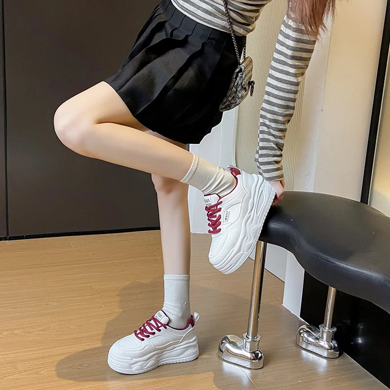 Women's White Casual Sneakers – Korean Style Lace-Up Board Shoes Casual Board Sneakers Vue