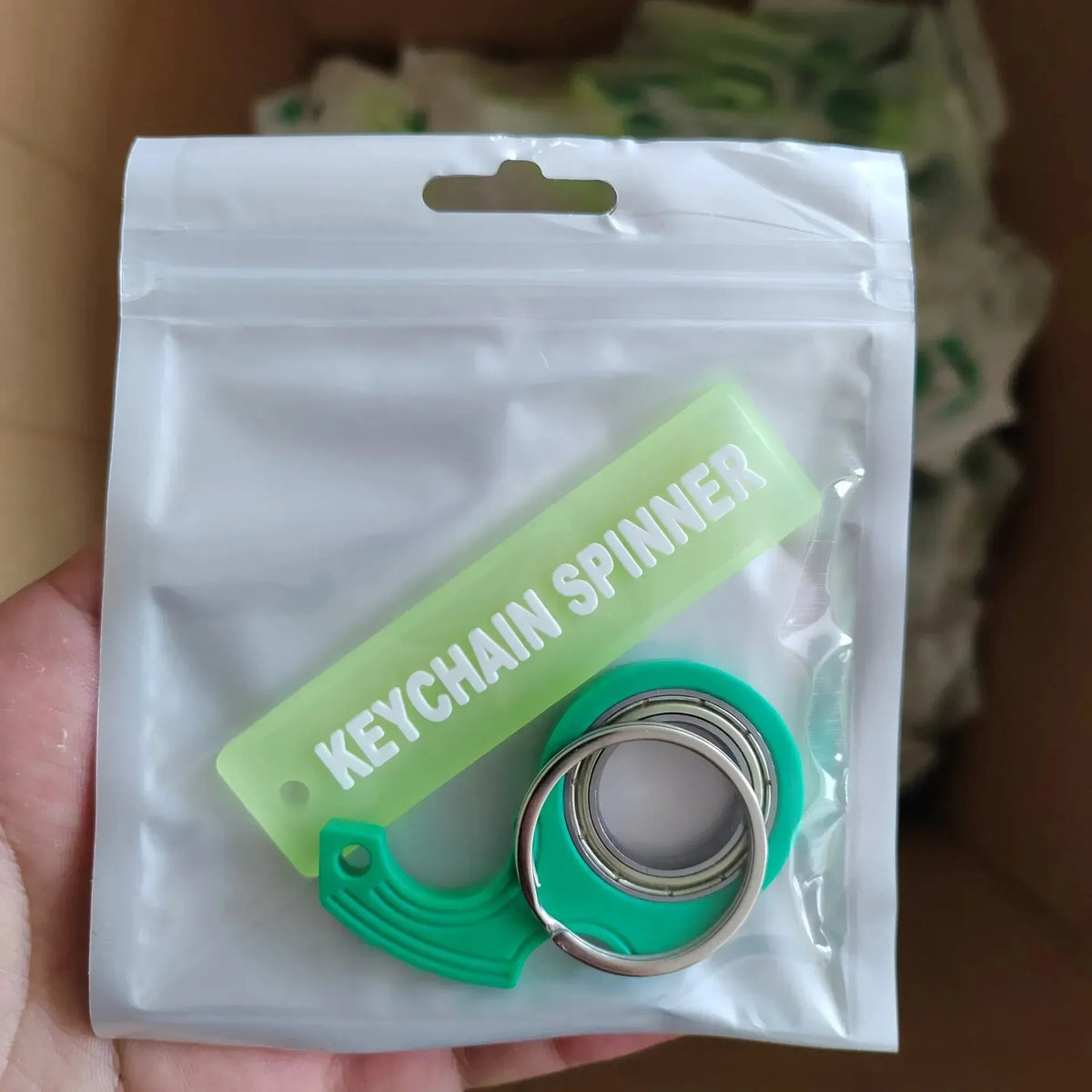 1PCS Hot Sale New Karambit Spinner Finger Swivel Claw Knife Keychain High Quality Metal Grain Texture Fidget Spinner Metal Keych Vue Green 1PCS
