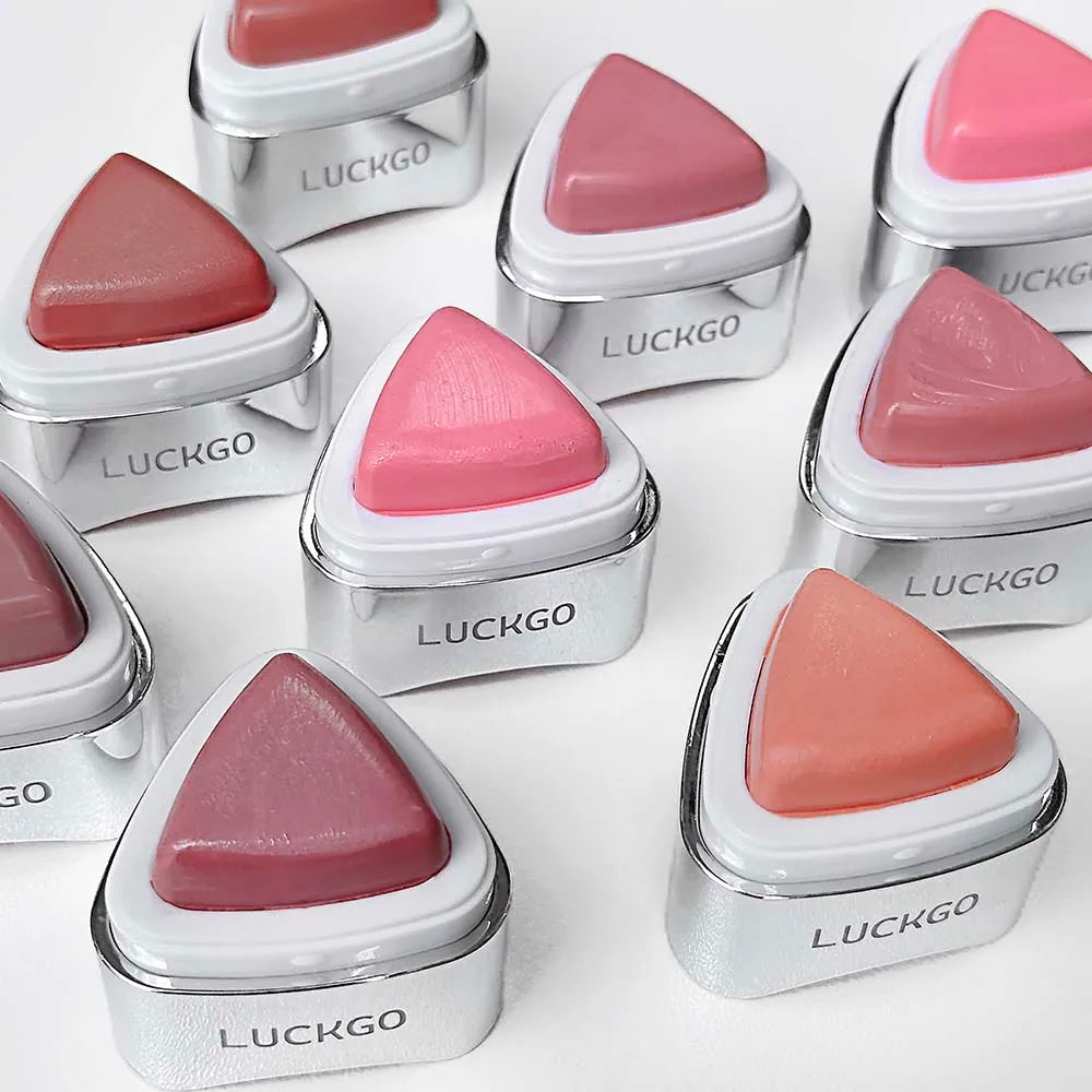 Triangle powder blusher is clear, moist, delicate, natural, and expansive. Korean pseudo facial makeup and powder blusher cream Vue