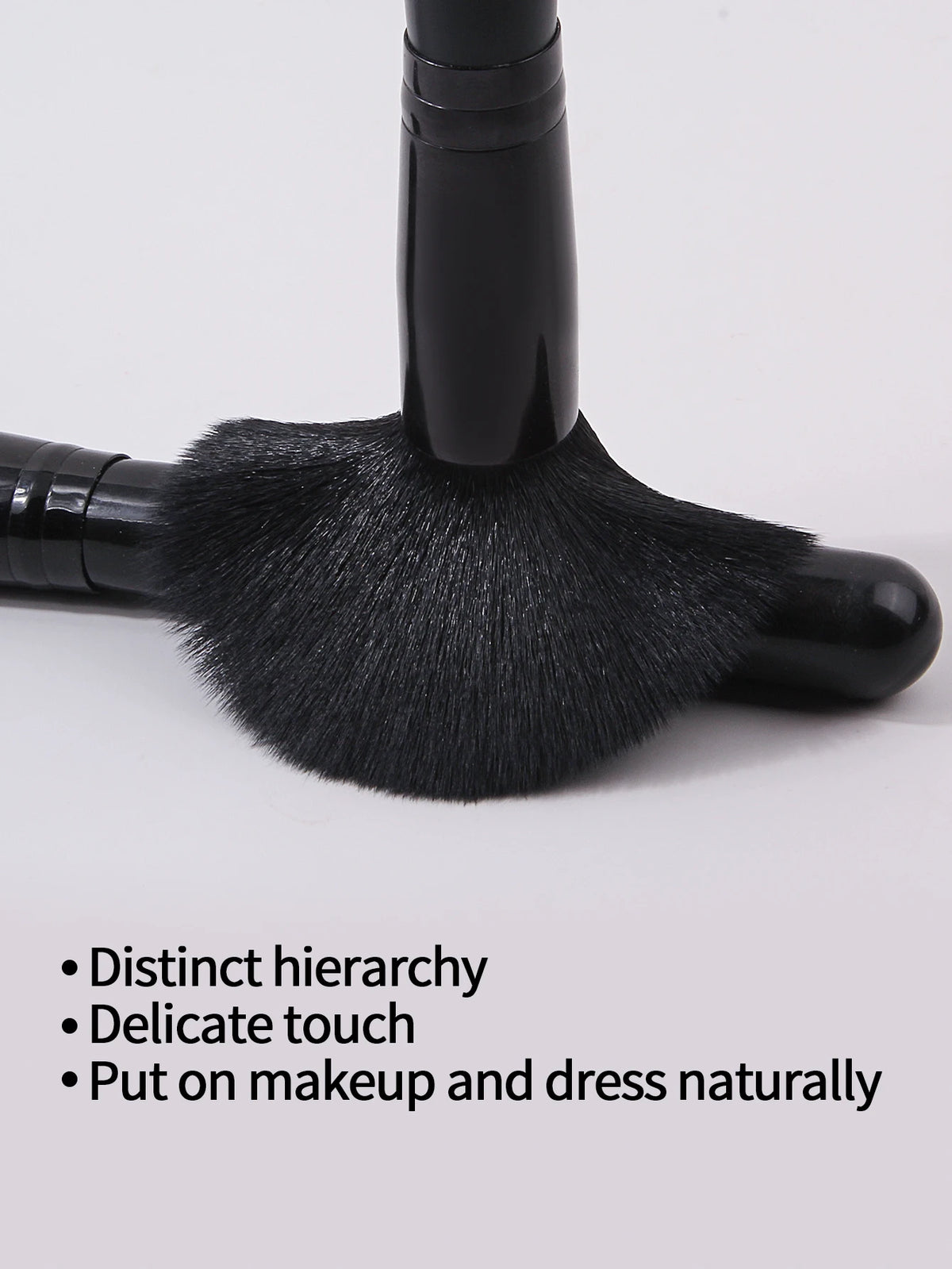 1PC Black Makeup Brush Soft Fluffy Loose Powder Brushes Multifunctional Foundation Brush Highlighter Blush Brush Beauty Tool Vue