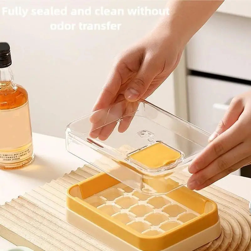 Ice Cube Tray with Lid & Press-Release Mold – 15 Cubes Ice Cube Tray Vue