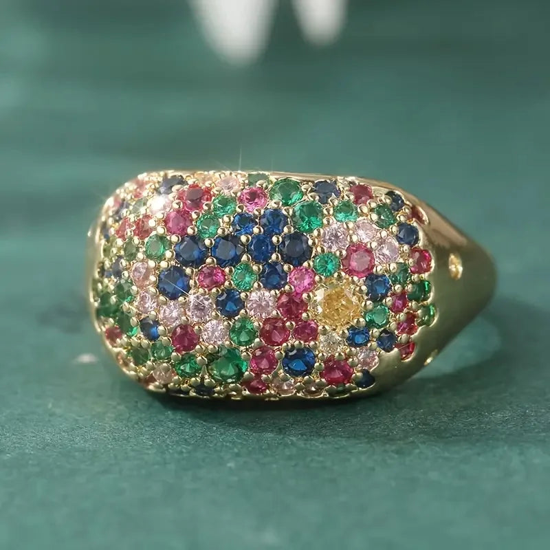 Huitan Colorful CZ Gold Ring – Women's Wedding & Party Jewelry Fashion CZ Ring Vue