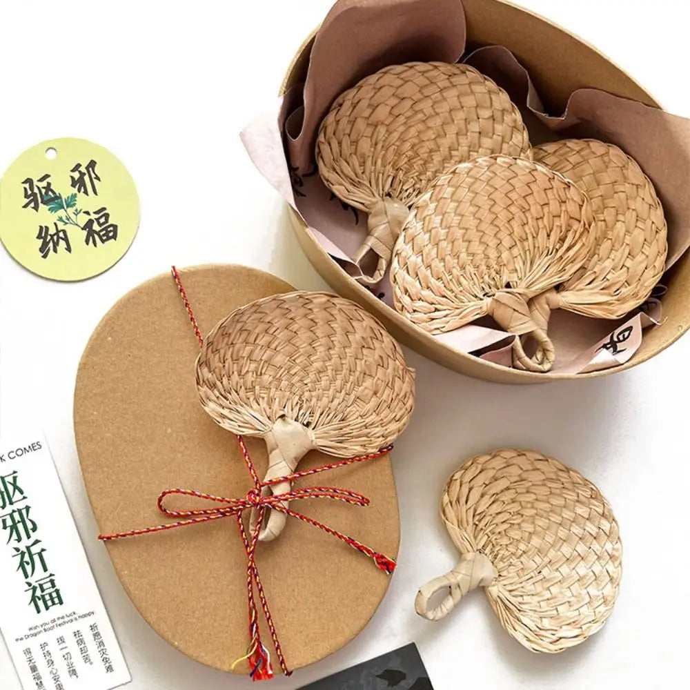 Artistic Home Decoration Palm-Leaf Fan Handmade Lightweight Rattan Fan Portable Natural Straw Fan Summer Vue