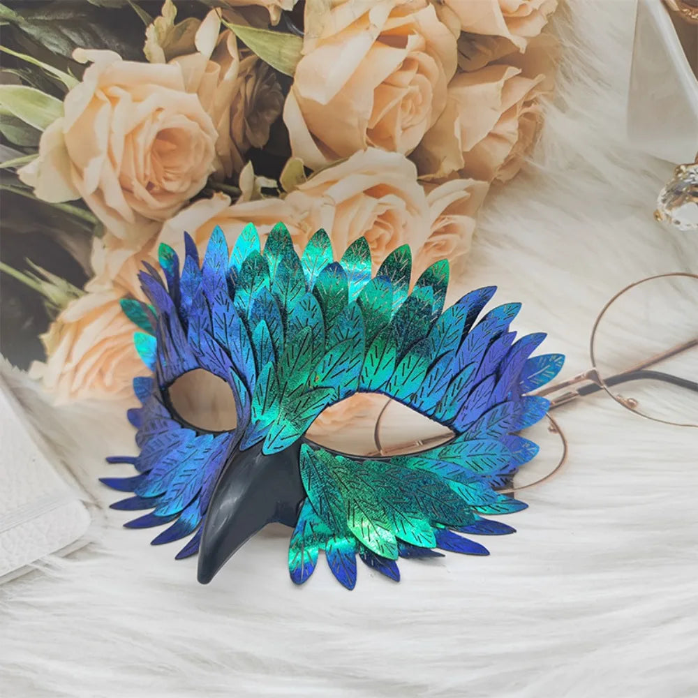 Universal Half Face Bird Beak Eagle Mask Gradient Elastic Band Crow Feather Mask Plastic Soft Halloween Party Mask Masquerade Vue