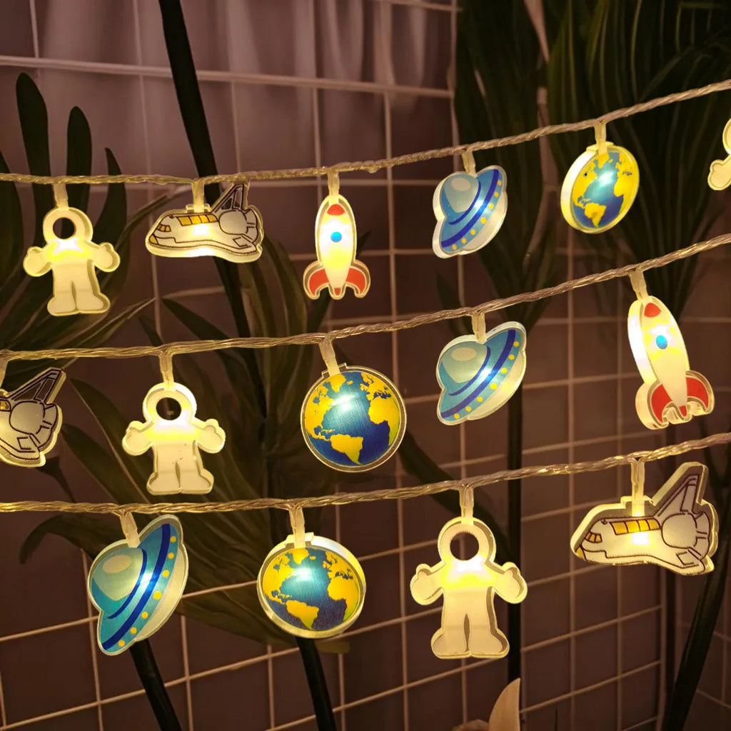 Cartoon Space Themed LED Decorative String Lights, Astronaut Rocket Shape Fairy Lights for Nursery Bedroom Birthday Party D Vue