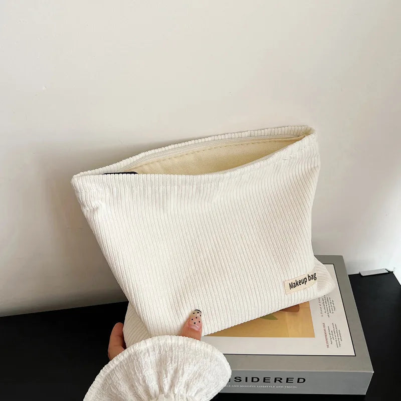 Fashion Women Sweet Cosmetic Bags Makeup Large Purse Bag Zipper Pouch Daily Outdoor Activities Travel Organiser Vue White
