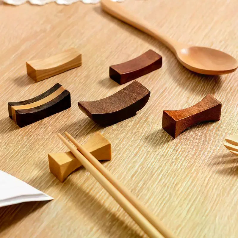 Creative Japanese Chopsticks Holder Wooden Chopstick Pillow Spoon Fork Knife Stand Table Decor Chopstick Rest Tableware Holder Vue
