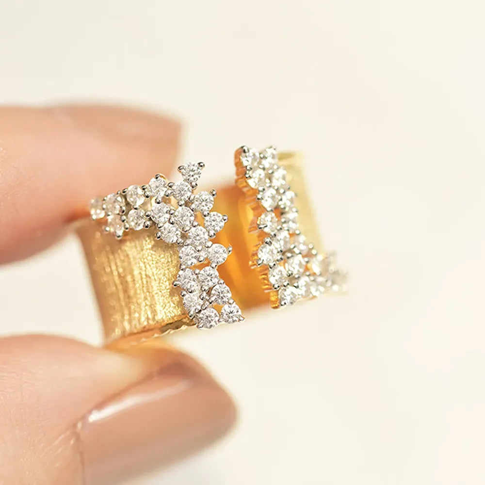 Huitan Women's Wide Gold CZ Stone Ring – Geometric Statement Fashion Statement Ring Vue
