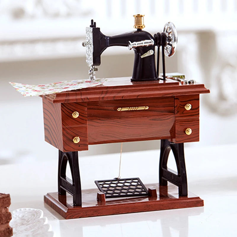 Vintage Mini Sewing Machine Music Box Treadle Sewing Machine Table Desk Ornament Mechanical Clockwork Music Box for Home Decor Vue