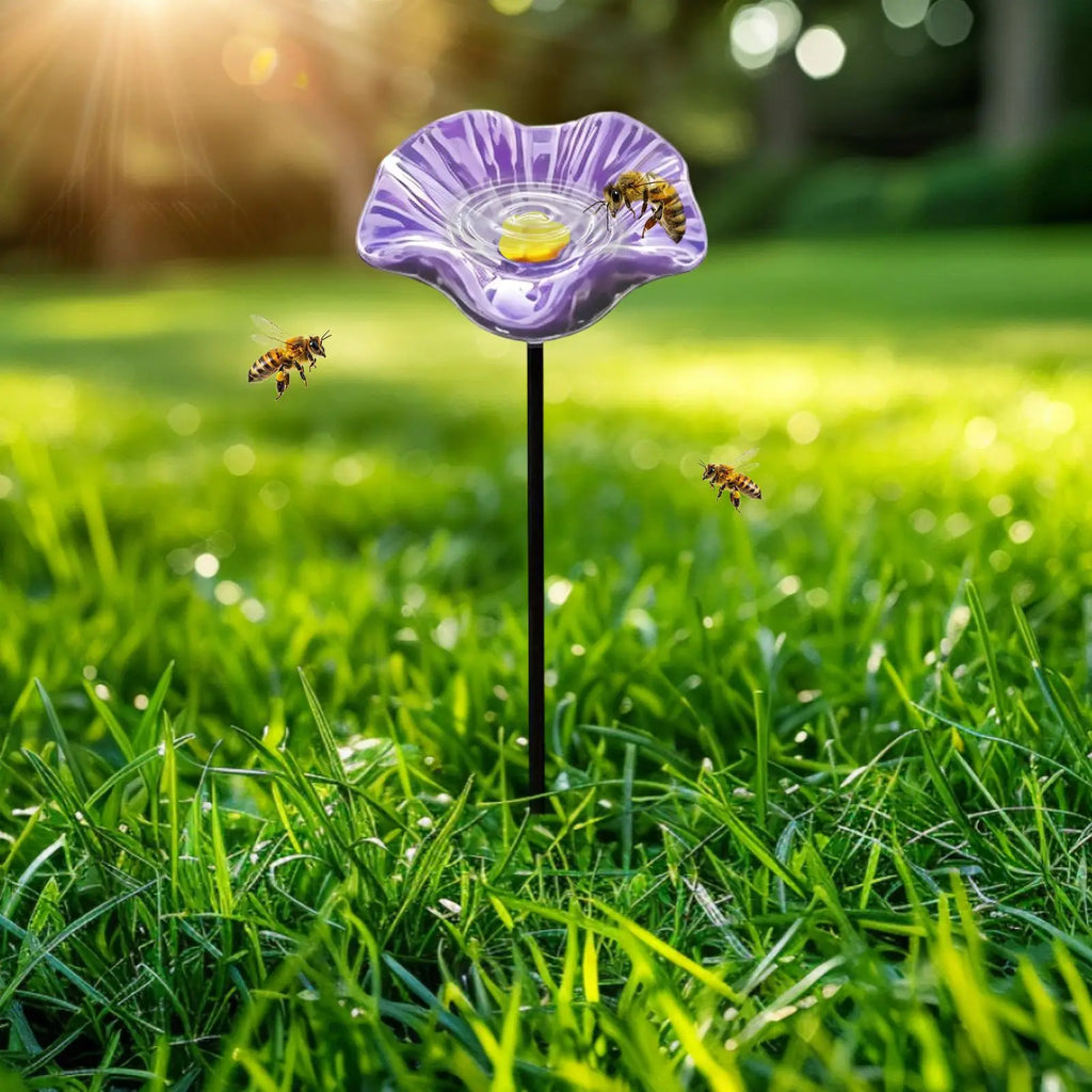 Resin Flower Shaped Bee Watering Station, Garden Butterfly Drinking Feeder with Ground Stake, Outdoor Yard Decorative Water Tray Vue