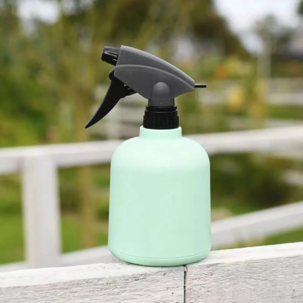 Leakproof Hand Pressure Sprayer Hand Operated Plastic Watering Can 600ml Thickened Bottle Bottom Plant Spray Bottle Plant Care Vue