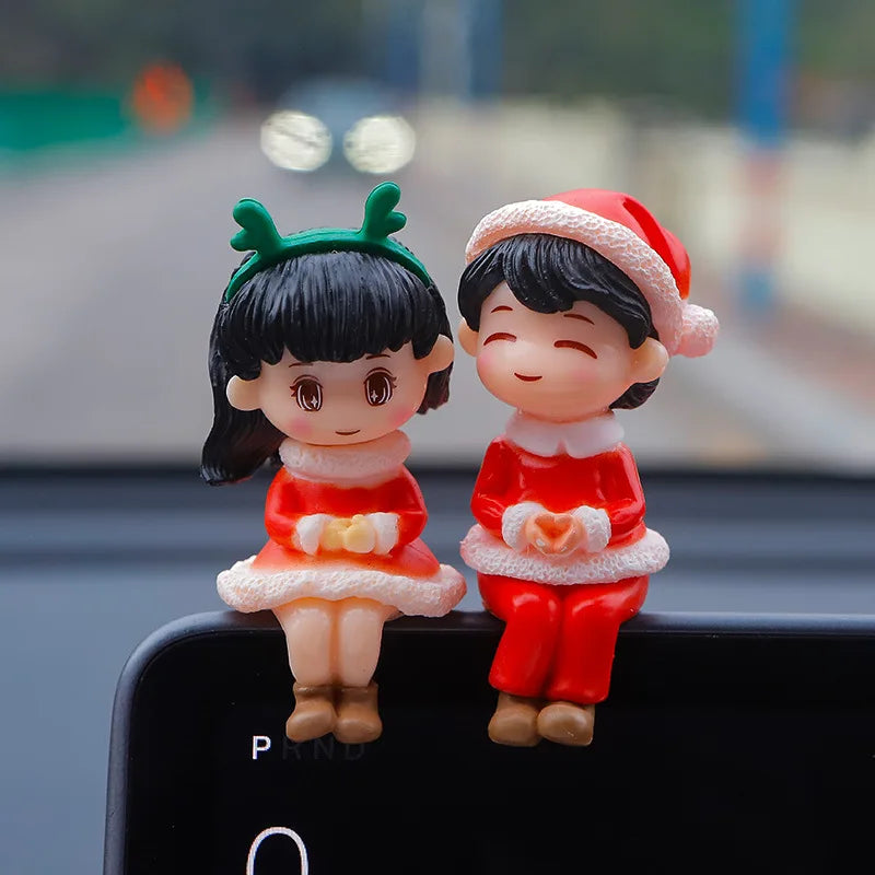 Christmas DIY Couple Figurine Crystal Ball Miniature Scene Ornament Sitting Desktop Car Decoration Micro Gift for Home Office Vue