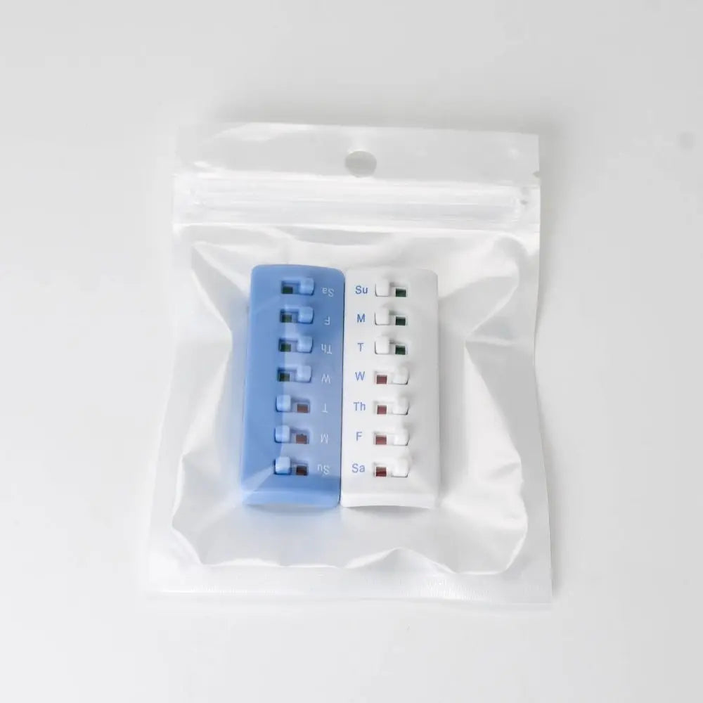 Curved-Back Reusable Pill Tracker Color-Coded Indicators Creative Pill Reminder Anti-Slide Design Portable Medicine Tracker Vue